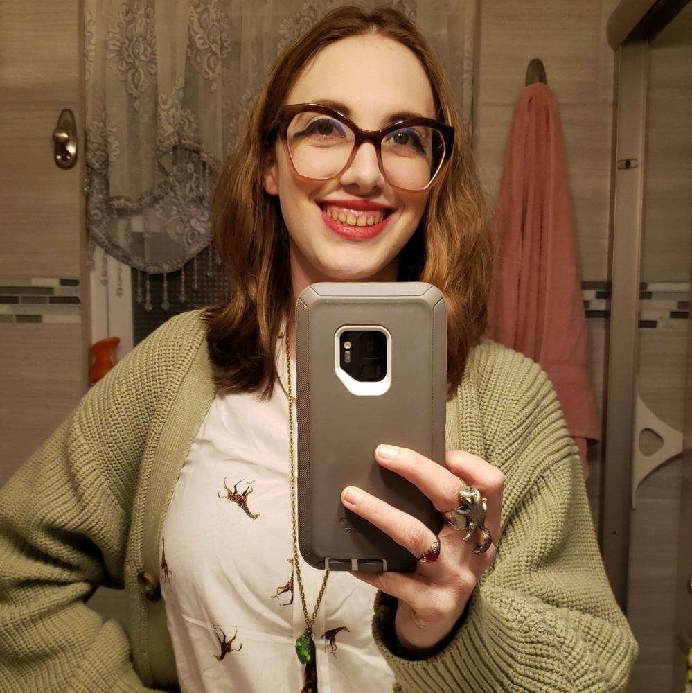 Meet your Posher, Mia